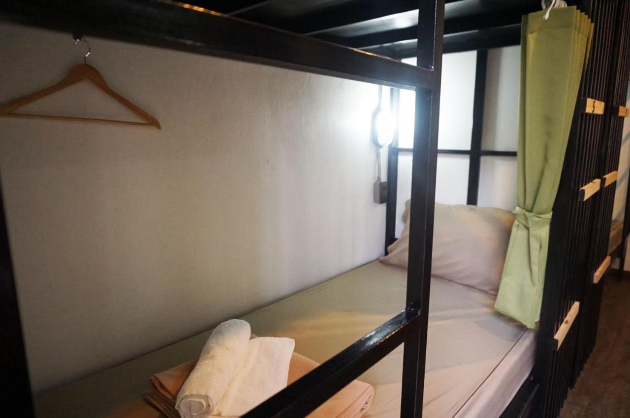 Feel Good Bangkok Hostel Buitenkant foto