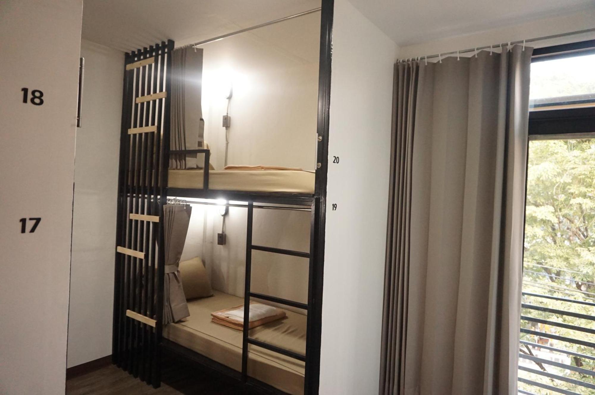 Feel Good Bangkok Hostel Buitenkant foto