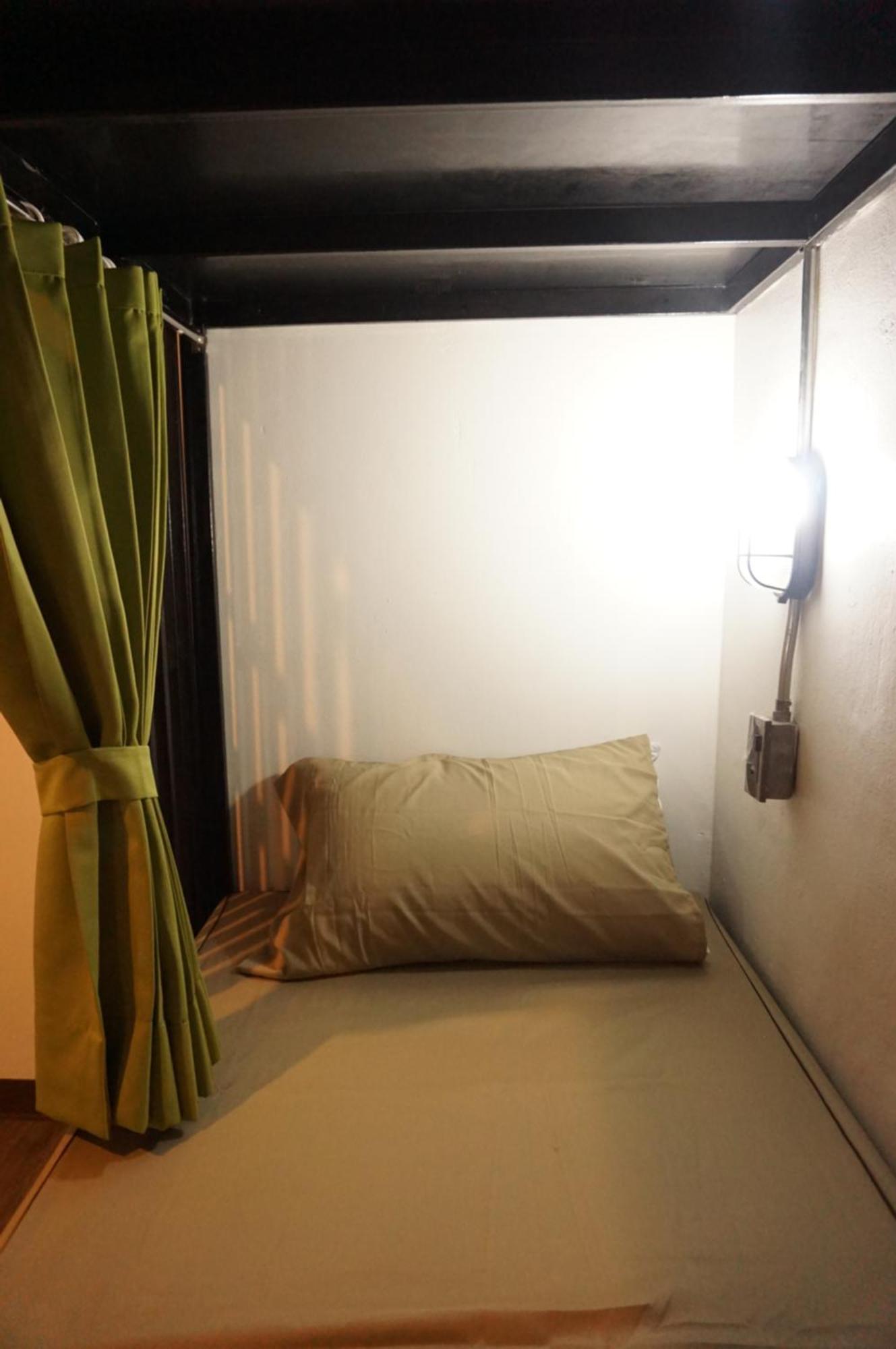 Feel Good Bangkok Hostel Buitenkant foto