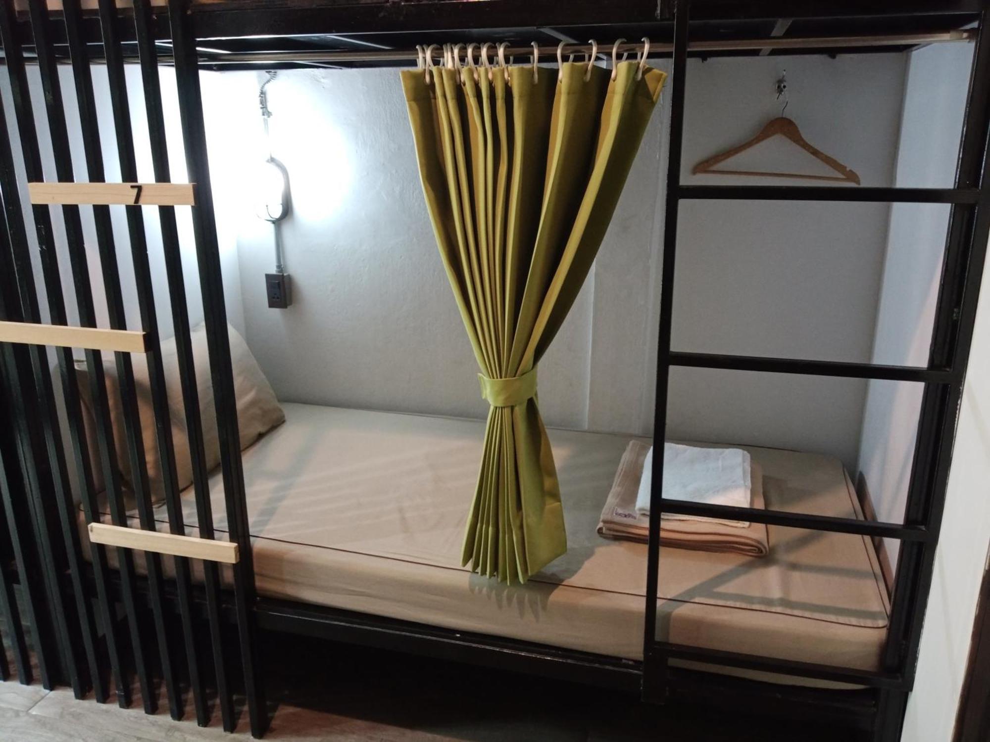 Feel Good Bangkok Hostel Buitenkant foto