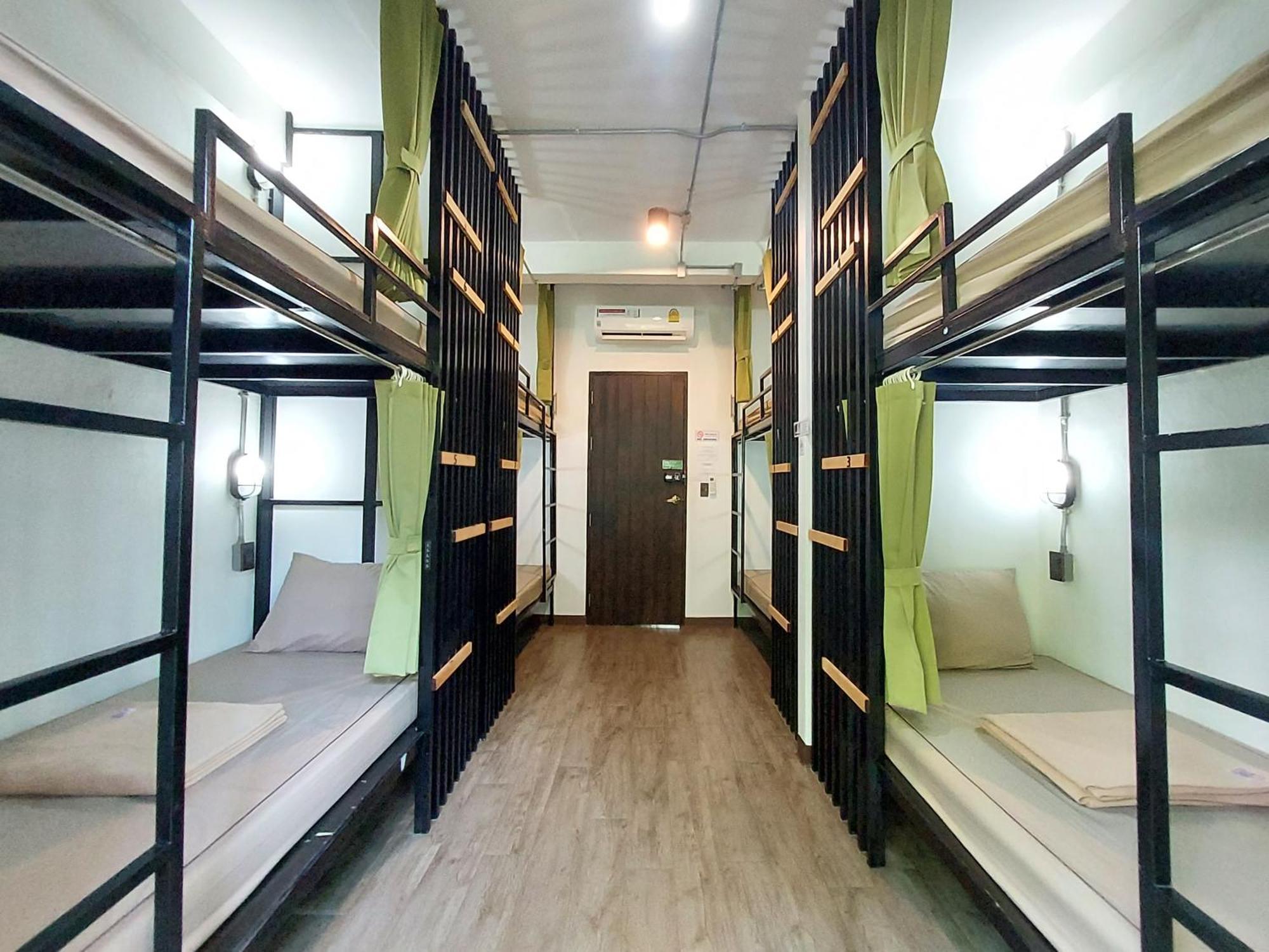 Feel Good Bangkok Hostel Buitenkant foto