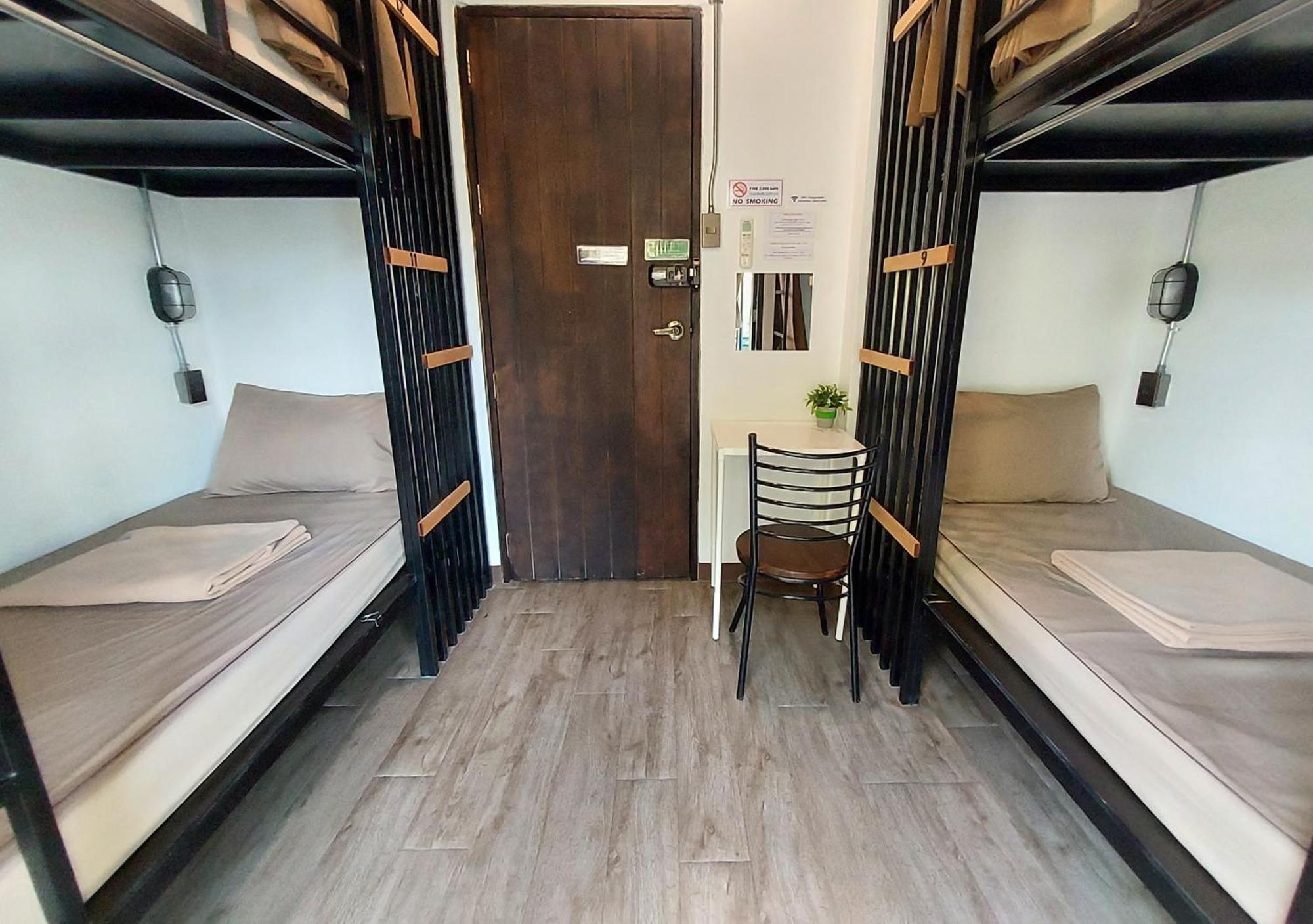 Feel Good Bangkok Hostel Buitenkant foto