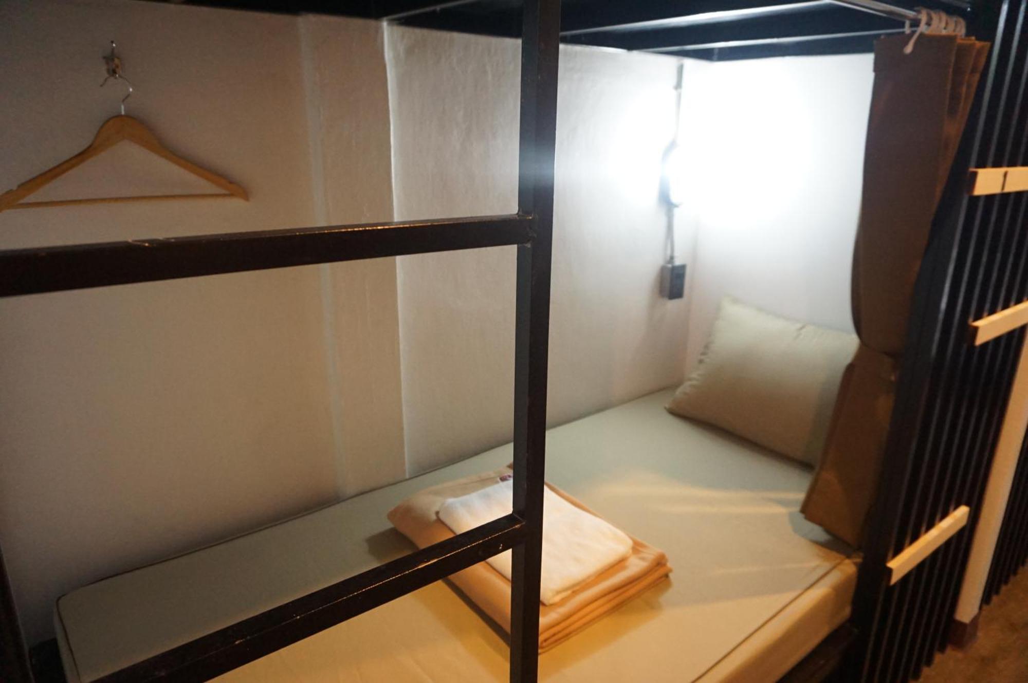 Feel Good Bangkok Hostel Buitenkant foto