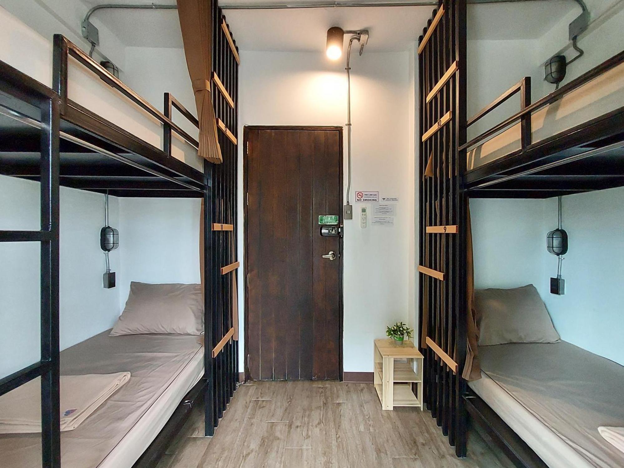 Feel Good Bangkok Hostel Buitenkant foto