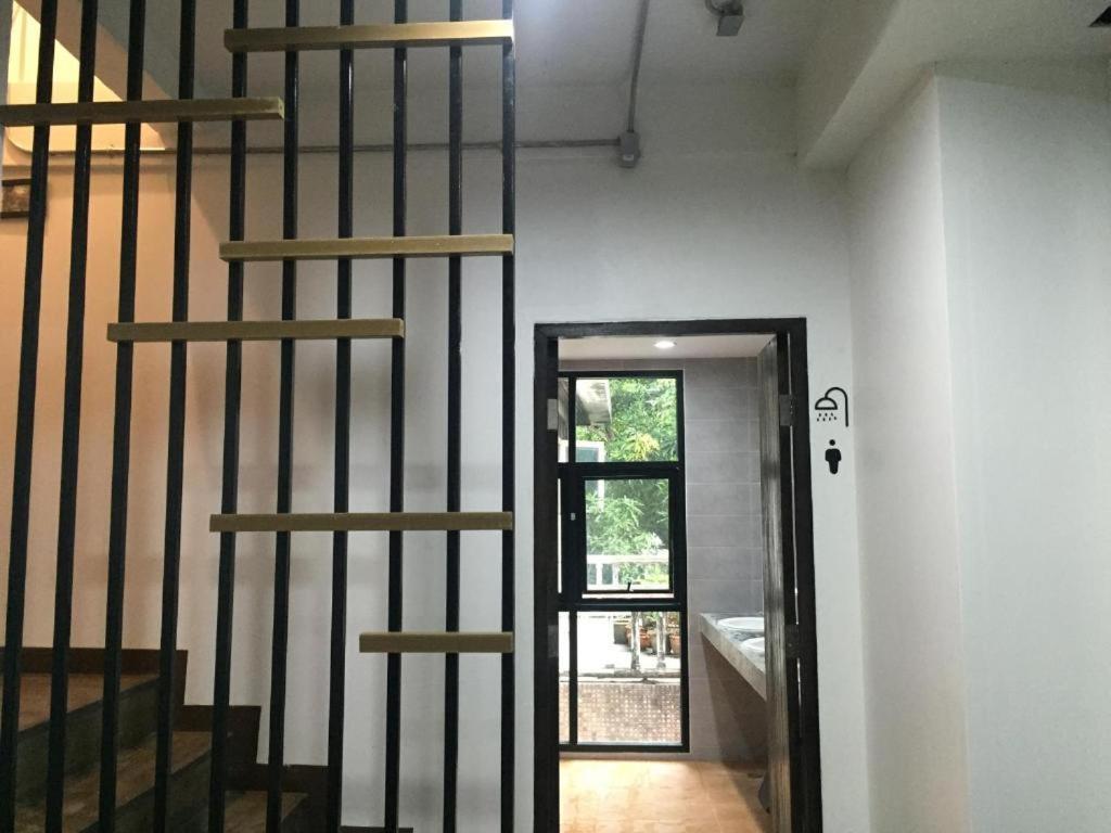 Feel Good Bangkok Hostel Buitenkant foto