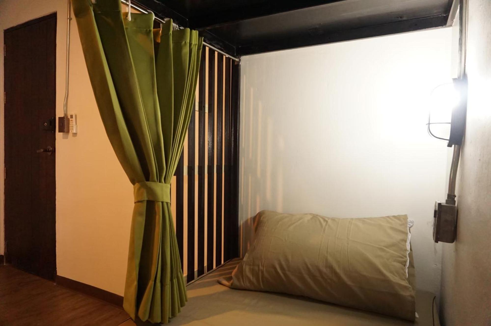 Feel Good Bangkok Hostel Buitenkant foto